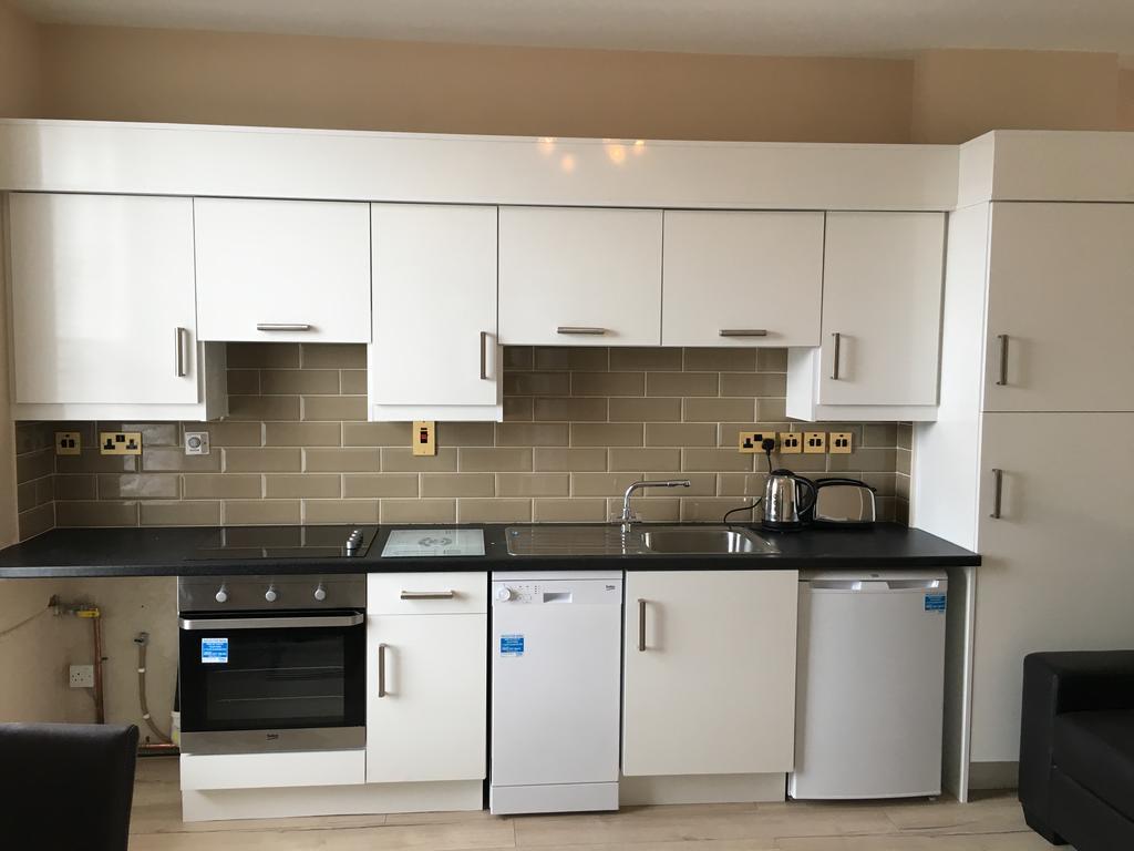 Blessings Studio Apartments Cootehill Екстериор снимка